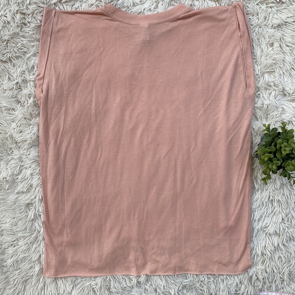 Nickel & Suede Graphic Hi Lo Tee 💗 Peach & White - Picture 8 of 12